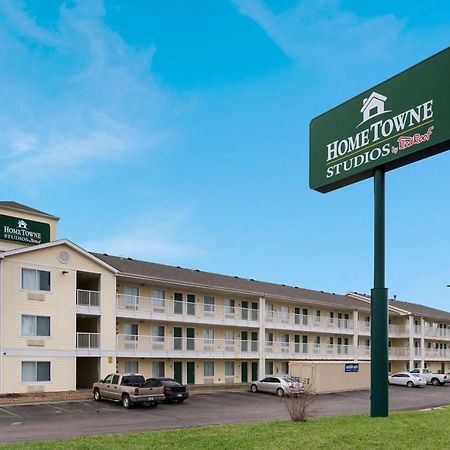 Hometowne Studios By Red Roof Kansas City - Worlds Of Fun Экстерьер фото